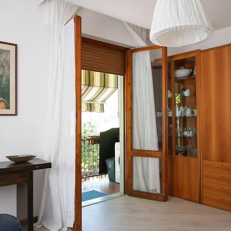 Azure Bay Retreat Apartamento
