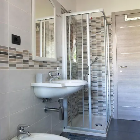 Azure Bay Retreat * Lerici
